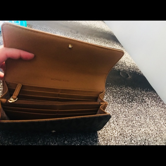 Michael Kors Jet Set Tote and matching wallet - Picture 3 of 9